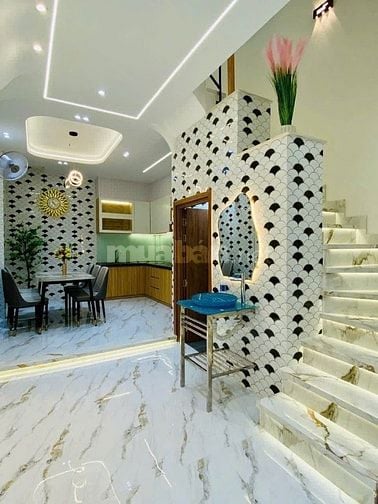 Chị Thu cần bán nhà Hoàng Việt P4 Q. Tân Bình DT 49.3m2 giá 2tỷ370tr