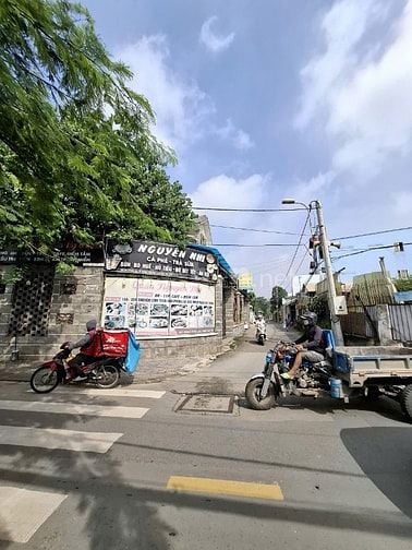 Bán nhà 2 mặt tiền đường 42 Bình Trưng Đông Quận 2 giá 22 tỷ