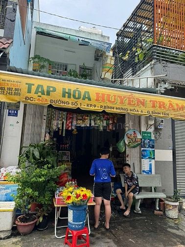 Bán nhà cấp 4 , 2 mặt trước sau 