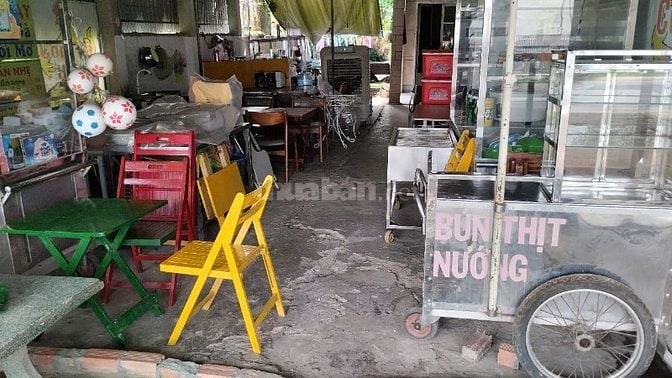 Sang nhà thuốc, cửa hàng mua bán đồ cũ 