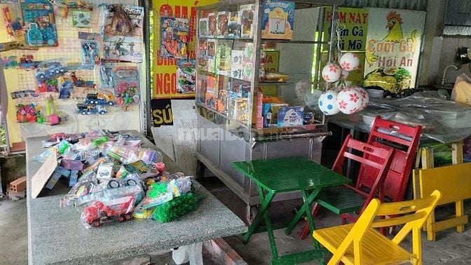 Sang nhà thuốc, cửa hàng mua bán đồ cũ 