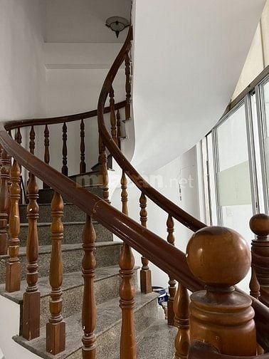 CHO THUÊ NHÀ NGUYÊN CĂN MẶT TIỀN HẺM XE TẢI 496 DƯƠNG QUẢNG HÀM