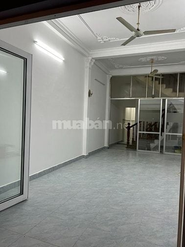 CHO THUÊ NHÀ NGUYÊN CĂN MẶT TIỀN HẺM XE TẢI 496 DƯƠNG QUẢNG HÀM