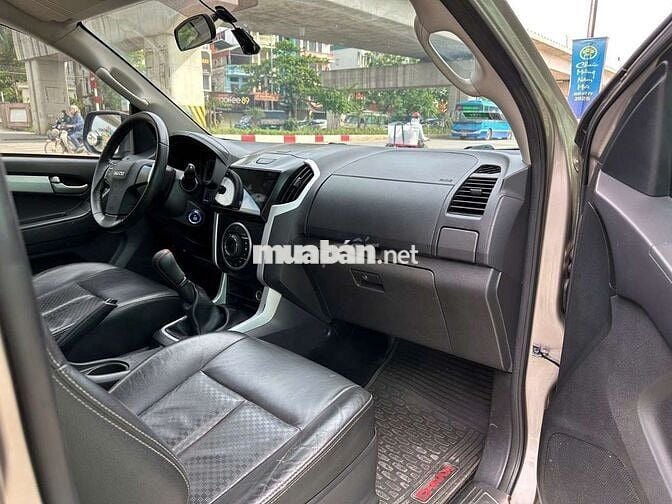 Isuzu Dmax sx 2016MT 4x2 nổi tiếng nồi đồng cối đá