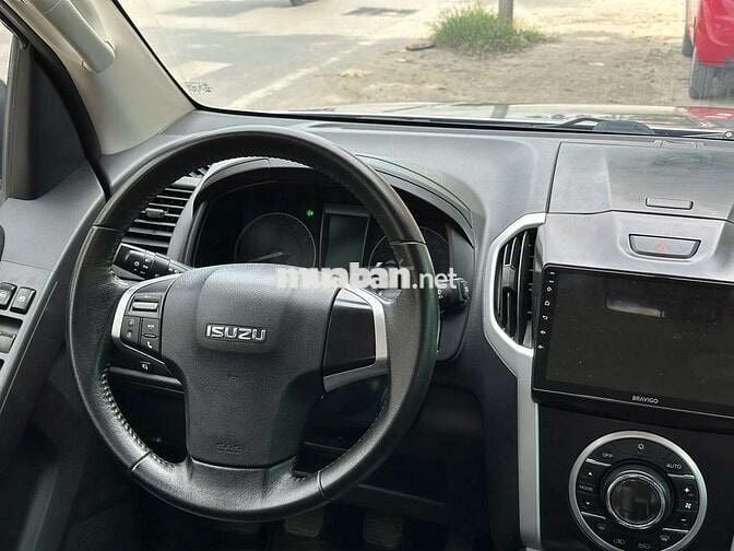 Isuzu Dmax sx 2016MT 4x2 nổi tiếng nồi đồng cối đá