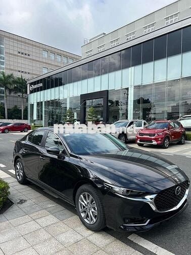 Mazda 3 2023 1.5L Luxury - 9000 km