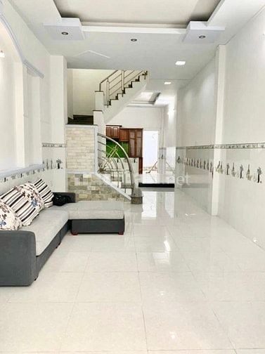 NHÀ GIÁP KHU NAM LONG QUẬN 7 - DT 4m x 18,5m. Chỉ: 6.5 t ỷ. 