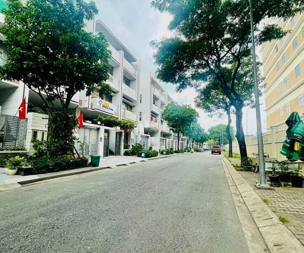Cón 22 căn thanh lý trong KĐT Vạn Phúc, Thủ Đức. DT 100m2 - Giá 11 tỷ