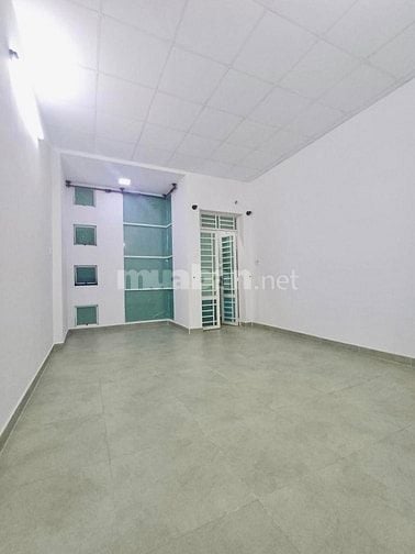 NHÀ GIÁP KHU NAM LONG QUẬN 7 - DT 4m x 18,5m. Chỉ: 6.5 t ỷ. 