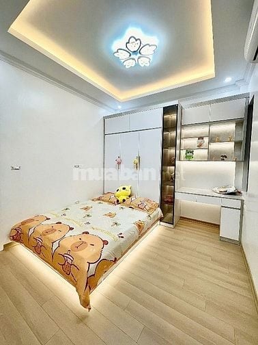 Thái Hà, mới kính koong, sổ vuông, ngõ rộng, gần phố, thang máy êm