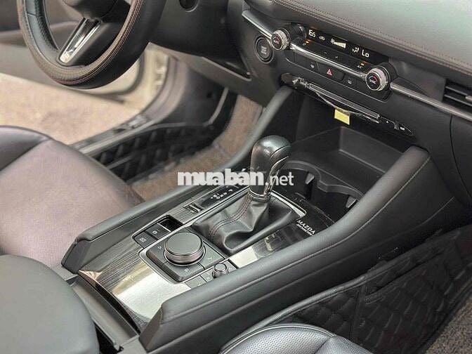 Mazda 3 2020 Sport 1.5L Premium - 60000 km