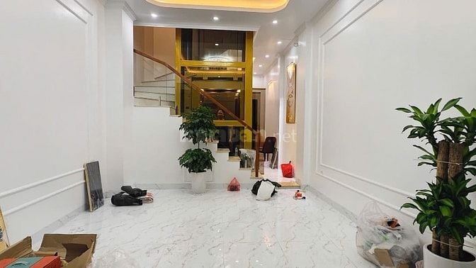 Thái Hà, mới kính koong, sổ vuông, ngõ rộng, gần phố, thang máy êm