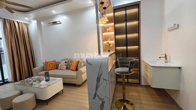 Thái Hà, mới kính koong, sổ vuông, ngõ rộng, gần phố, thang máy êm