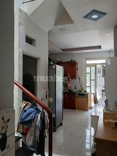 CHÍNH CHỦ: Nhà 2 MT 4*18m, 3 tầng, hẻm ô tô thông 703  HL2 - HH 1%