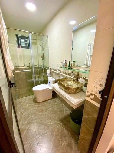 Bán nhà 5 tầng, 8,9 tỷ , ngõ 50 võng thị tây hồ hà nội 