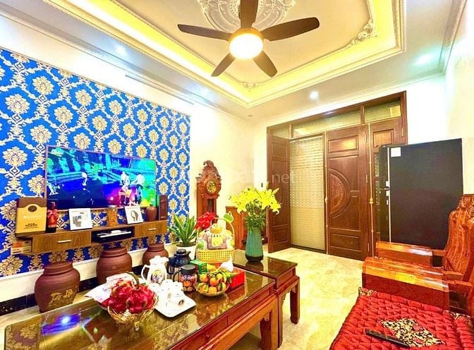 Bán nhà 5 tầng, 8,9 tỷ , ngõ 50 võng thị tây hồ hà nội 