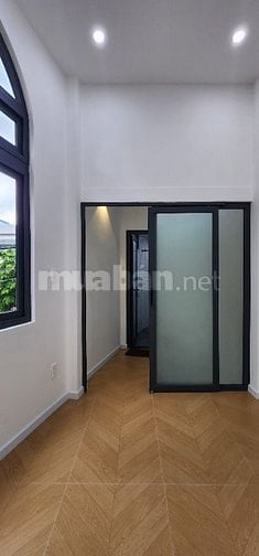 Nhà xây mới 2 tầng, hẻm xe hơi.