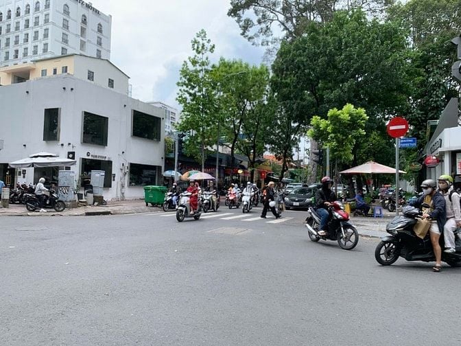Cho thuê nhà GÓC 2MT số 130-130a Nguyễn Đình Chiểu, Phường Võ Thị Sáu,