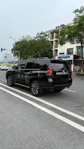 Toyota Prado VX Model 2022, 1 chủ. Xe cực mới.