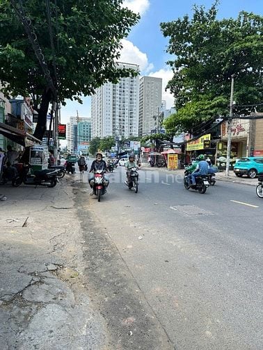 Bán nhà mặt tiền đường Nguyễn Xí 142,5m2