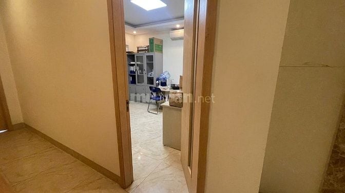 CHo thuê văn phòng Yên Hoà Cầu Giấy 25m vệ sinh khép kín có thang máy