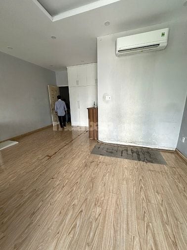 Bán nhà mặt tiền đường Nguyễn Xí 142,5m2