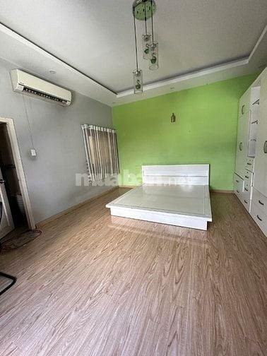 Bán nhà mặt tiền đường Nguyễn Xí 142,5m2