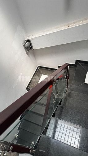 Bán gấp căn nhà 1 lửng 1 lầu hẻm xe hơi Nguyễn văn quá p Dht q12