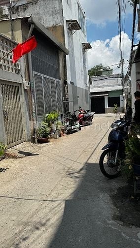 Bán gấp căn nhà 1 lửng 1 lầu hẻm xe hơi Nguyễn văn quá p Dht q12