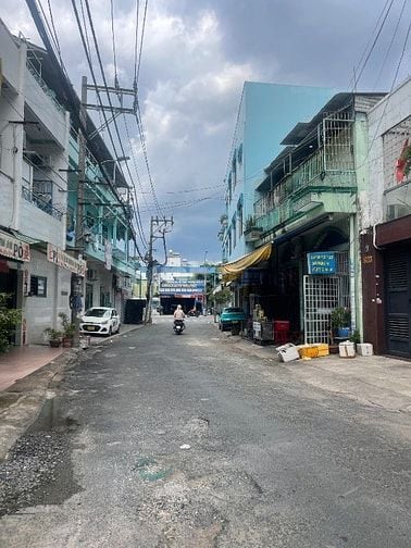 Cho thuê nguyên căn 6x17m đường xe tải Tô Hiệu, tân phú