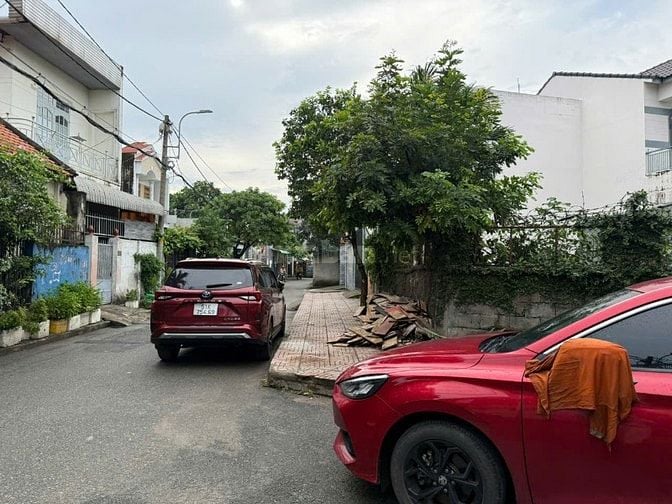 Chính chủ cấn bán đất 2 MT đường nhựa khu cư xá ximang Hà Tiên