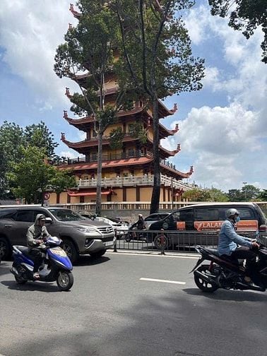 P10 - Quận 10 - Lô Góc Thoáng Mát - Hẻm Thông Tứ Phía - Giá 2,85 Tỷ