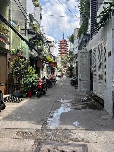 P10 - Quận 10 - Lô Góc Thoáng Mát - Hẻm Thông Tứ Phía - Giá 2,85 Tỷ