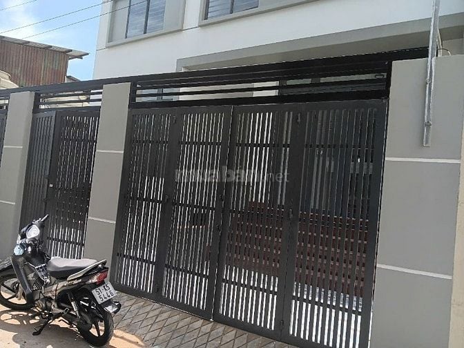 Cho thuê toà nhà CHDV Dương quảng hàm, Gò Vấp. Dtkv 200m2 Hầm 3 lầu TM