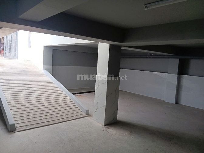 Cho thuê toà nhà CHDV Dương quảng hàm, Gò Vấp. Dtkv 200m2 Hầm 3 lầu TM