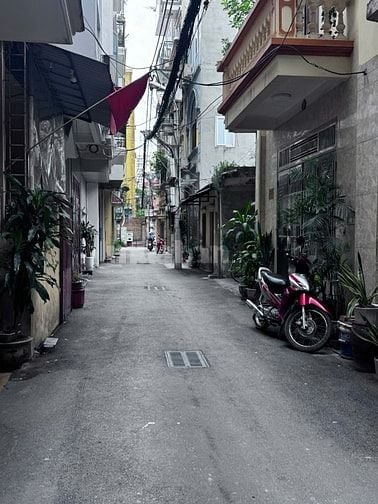 Cho thuê nhà hai tầng khu phân lô tập thể công an Xa La.