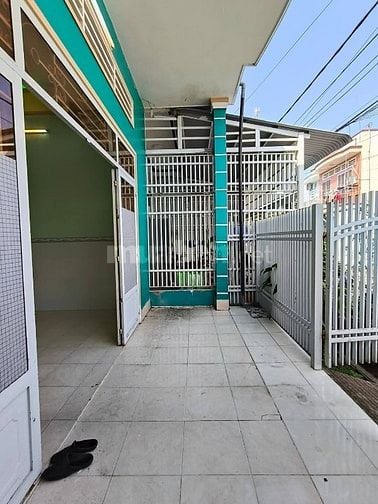 Bán gấp căn nhà ở ngay Đ . Trần Văn Chẫm , Củ Chi 100m2 SHR giá 750tr