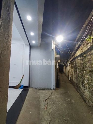NHÀ ĐỐNG ĐA SÁT HỒ - GẦN OTO TRÁNH - 6 TẦNG THANG MÁY 