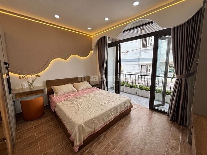 Bán Nhà Thích Quảng Đức (4x14), Có Sân Để Xe, kế Ô Tô. GIÁ 4,5 TỶ 