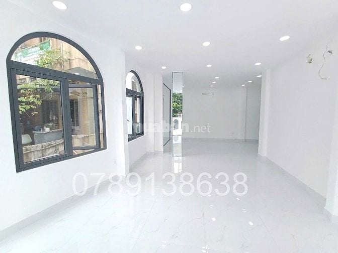Bán nhà 2MT Lê Văn Sỹ, p.13, quận 3, giá 18,2 tỷ HĐT: 60 triệu