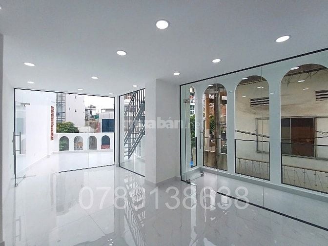 Bán nhà 2MT Lê Văn Sỹ, p.13, quận 3, giá 18,2 tỷ HĐT: 60 triệu