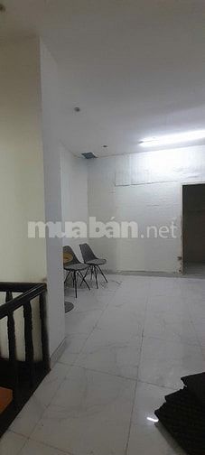 Nhà MT nguyên căn 2 tầng Trần Quang Khải, Q1 góc giao Nguyễn Hữu Cấu