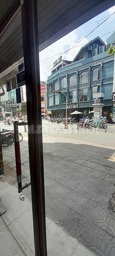 Nhà MT nguyên căn 2 tầng Trần Quang Khải, Q1 góc giao Nguyễn Hữu Cấu