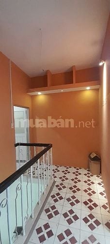 Nhà MT nguyên căn 2 tầng Trần Quang Khải, Q1 góc giao Nguyễn Hữu Cấu
