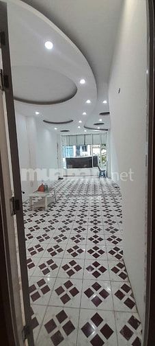 Nhà MT nguyên căn 2 tầng Trần Quang Khải, Q1 góc giao Nguyễn Hữu Cấu