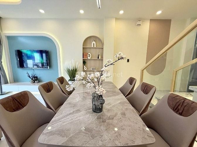 Chốt ngay căn nhà 44m2 ngay Thích Quảng Đức, PN. Giá: 4.9 Tỷ, hẻm 5m