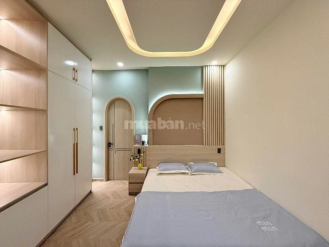 Chốt ngay căn nhà 44m2 ngay Thích Quảng Đức, PN. Giá: 4.9 Tỷ, hẻm 5m