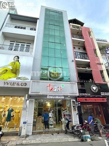 Cho thuê nhà mặt tiền số 220 đường Võ Văn Tần, Phường 5, Quận 3, Hồ Ch