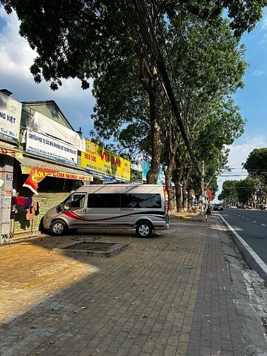 (Phát Mại) 5 căn nhà MT đường Lê Duẩn 556m2 - đối diện TT Hành Chính