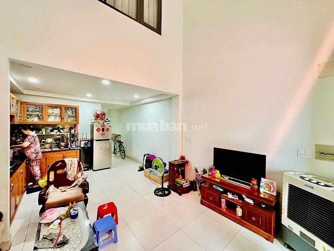 NHÀ  XE TẢI ĐẬU CỬA - NHÀ 1/DƯƠNG THỊ MƯỜI TÂN THỚI HIỆP 02 Q12 l